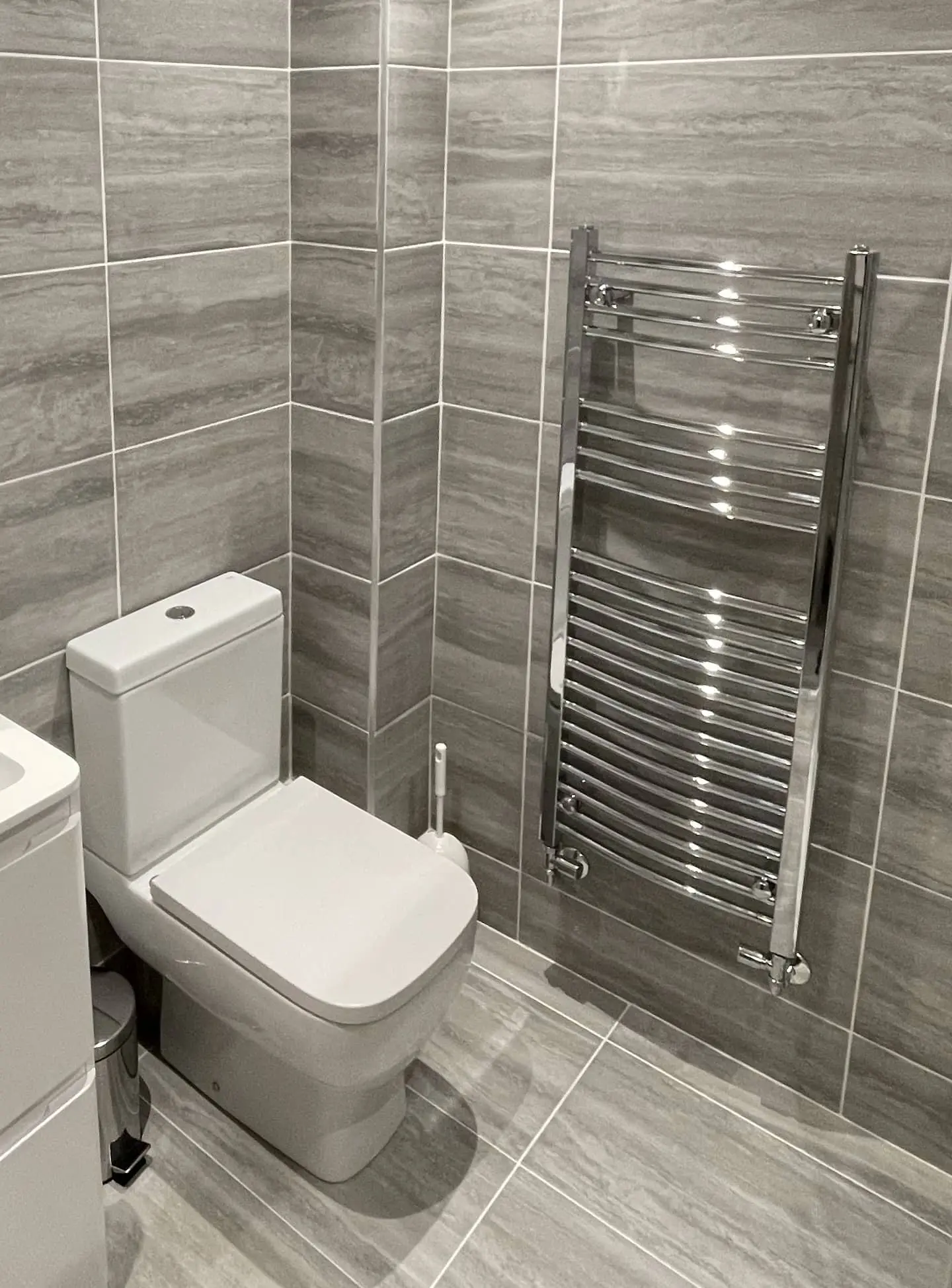classic chrome bath tap
